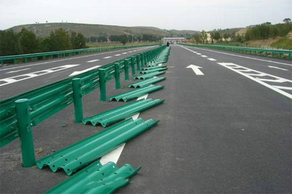 鄂尔多斯波形护栏的维护与管理确保道路安全的关键步骤